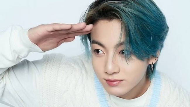 3 hình mẫu người nổi tiếng mà Jungkook BTS theo đuổi - Ảnh 1.
