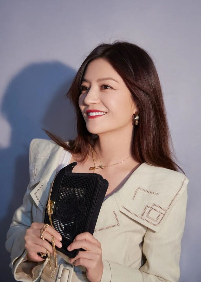 Khi mỹ nhân Hoa ngữ chẳng giữ nổi tình yêu: Phạm Băng Băng cay đắng, Triệu Vy 2 lần bị ruồng bỏ - Ảnh 4. Khi mỹ nhân Hoa ngữ chẳng giữ nổi tình yêu: Phạm Băng Băng cay đắng, Triệu Vy 2 lần bị ruồng bỏ - Ảnh 4.