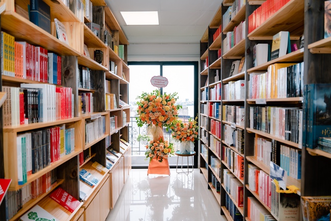 Nhà sách Quốc tế InBook: Tìm cơ hội để giới thiệu tác giả Việt Nam ra nước ngoài - Ảnh 1. Nhà sách Quốc tế InBook: Tìm cơ hội để giới thiệu tác giả Việt Nam ra nước ngoài - Ảnh 1.