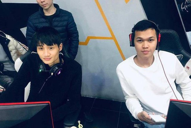 Chim Sẻ Đi Nắng và Hồng Anh đại chiến 12 tiếng tại Trung Quốc, người hâm mộ thổn thức gửi tâm thư - Ảnh 3.