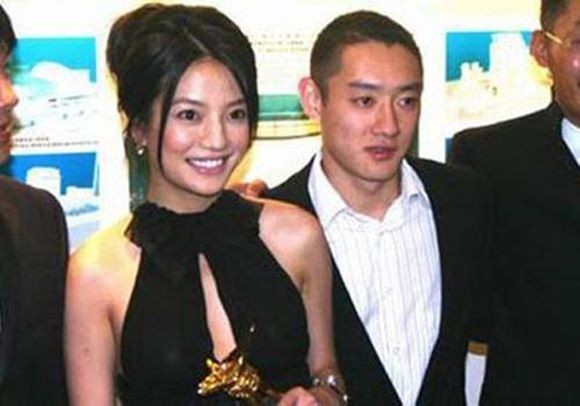 Khi mỹ nhân Hoa ngữ chẳng giữ nổi tình yêu: Phạm Băng Băng cay đắng, Triệu Vy 2 lần bị ruồng bỏ - Ảnh 7. Khi mỹ nhân Hoa ngữ chẳng giữ nổi tình yêu: Phạm Băng Băng cay đắng, Triệu Vy 2 lần bị ruồng bỏ - Ảnh 7.