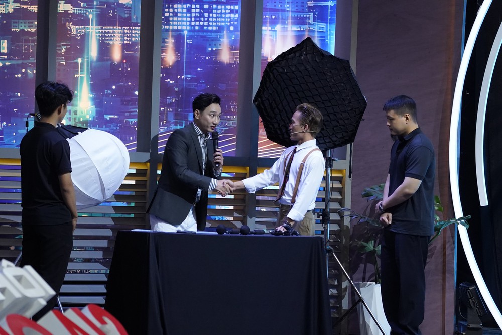 Dược sĩ Tiến "quân sư" giúp ứng viên Gen Z chốt deal ở "Cơ hội cho ai" tập 11 mùa 6 - Ảnh 3. Dược sĩ Tiến "quân sư" giúp ứng viên Gen Z chốt deal ở "Cơ hội cho ai" tập 11 mùa 6 - Ảnh 3.