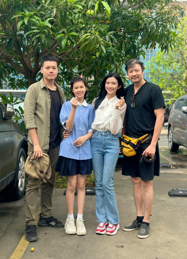 NSƯT Võ Hoài Nam có thêm “con gái màn ảnh” trong phim mới sắp ra mắt - Ảnh 3. NSƯT Võ Hoài Nam có thêm “con gái màn ảnh” trong phim mới sắp ra mắt - Ảnh 3.