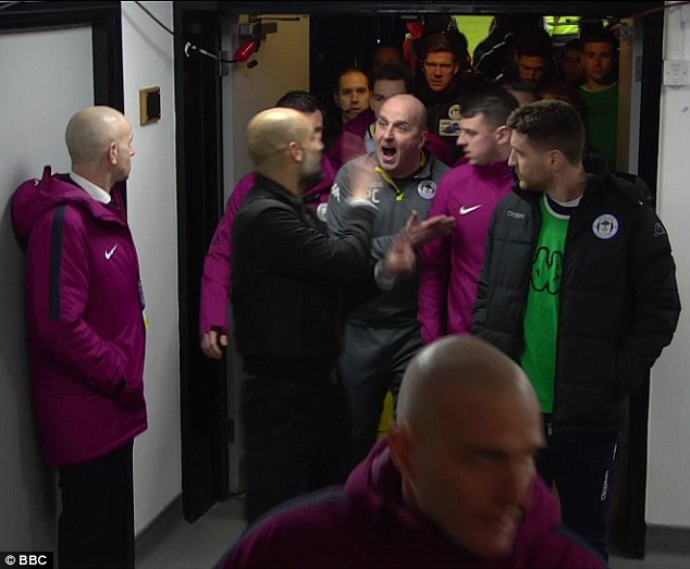 49632d8900000578-0-image-a-90_1519074203507 Chú thích ảnh