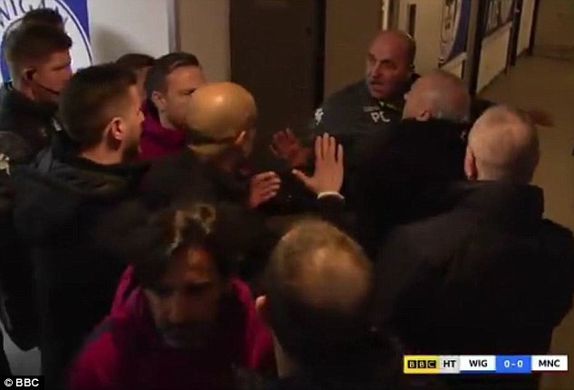 49633bc400000578-0-image-a-88_1519074192958 Chú thích ảnh