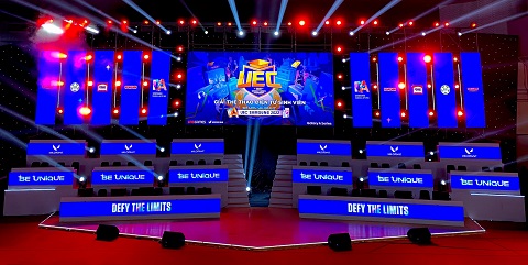 5b02115d20120-20minhnghi-1 Chú thích ảnh