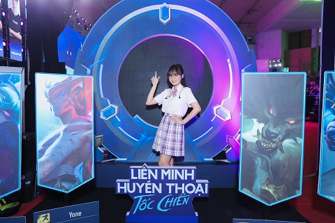 5b02115d20320-20minhnghi Chú thích ảnh