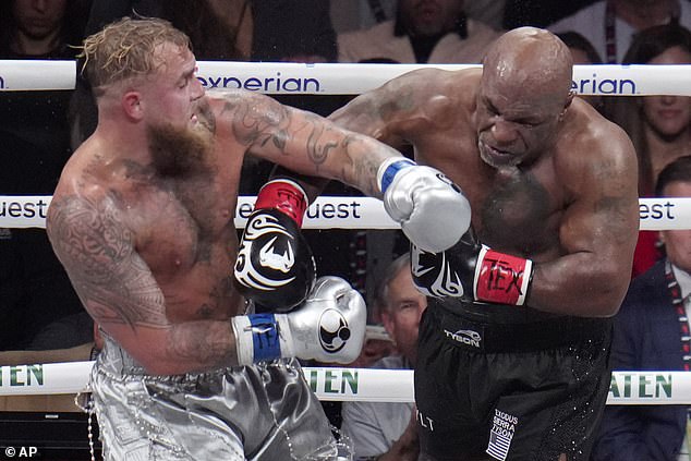 Anh trai của Jake Paul từ chối thách đấu của Mike Tyson bằng tuyên bố phũ 'Ông ấy chỉ muốn tiền' - Ảnh 3. Anh trai của Jake Paul từ chối thách đấu của Mike Tyson bằng tuyên bố phũ 'Ông ấy chỉ muốn tiền' - Ảnh 3.