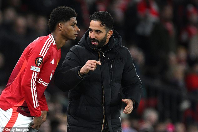 Rashford 'biến mất' lần thứ hai trong vòng một tuần, Amorim lên tiếng giải thích - Ảnh 2. Rashford 'biến mất' lần thứ hai trong vòng một tuần, Amorim lên tiếng giải thích - Ảnh 2.