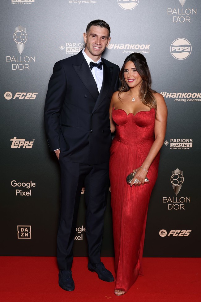 Những bóng hồng khoe sắc ở thảm đỏ Quả bóng Vàng 2024 - Ảnh 9. Những bóng hồng khoe sắc ở thảm đỏ Quả bóng Vàng 2024 - Ảnh 9.