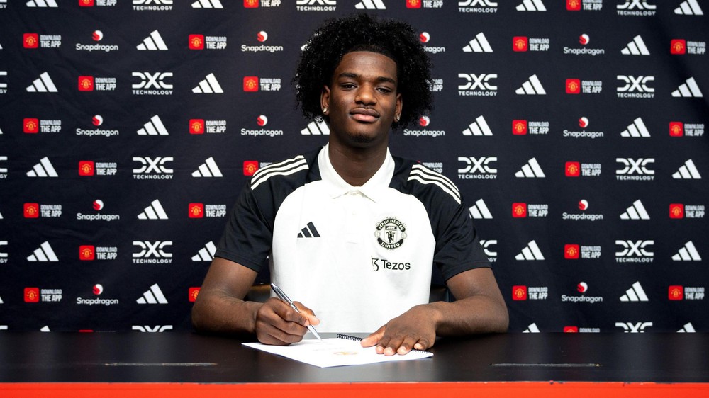 Tin chuyển nhượng 2/2: Hợp đồng đầu tiên của MU gây sốc, Rashford tháo chạy khỏi Old Trafford - Ảnh 1. chuyển nhượng: Ayden Heaven tới MU