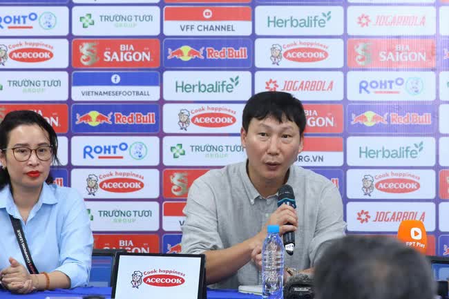 Tin nóng bóng đá Việt 22/10: Đội bóng của Công Phượng gây sốt, ĐT nữ Việt Nam đến Trung Quốc thi đấu - Ảnh 3. Tin nóng bóng đá Việt 22/10: Đội bóng của Công Phượng gây sốt, ĐT nữ Việt Nam đến Trung Quốc thi đấu - Ảnh 3.