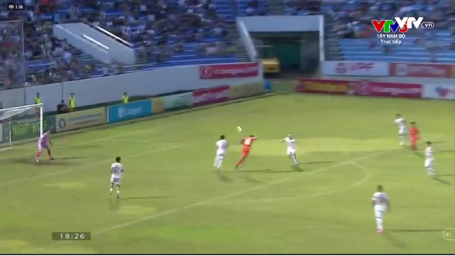 Quang Hải mờ nhạt, Filip Nguyễn bất lực, CAHN thua đau trước đội cuối bảng Đà Nẵng - Ảnh 2.