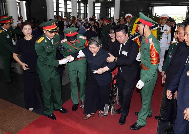 Lễ viếng Tổng Bí thư Nguyễn Phú Trọng sáng ngày 26/7 - Ảnh 2. Lễ viếng Tổng Bí thư Nguyễn Phú Trọng sáng ngày 26/7 - Ảnh 2.