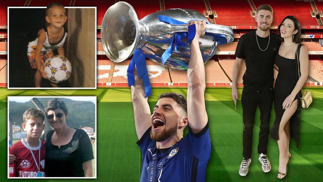 Jorginho: Học đá bóng từ mẹ, từng sống với linh mục - Ảnh 1. Jorginho: Học đá bóng từ mẹ, từng sống với linh mục - Ảnh 1.