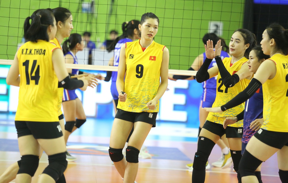 Bích Thủy (số 9) được ví von như "Ngọc Hoa mới" của bóng chuyền nữ Việt Nam Bích Thủy (số 9) được ví von như "Ngọc Hoa mới" của bóng chuyền nữ Việt Nam