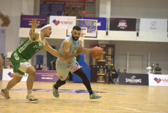 CĐV trái bóng cam "bùng nổ" với Saigon Proam Basketball Cup 2024 - Ảnh 1. CĐV trái bóng cam "bùng nổ" với Saigon Proam Basketball Cup 2024 - Ảnh 1.