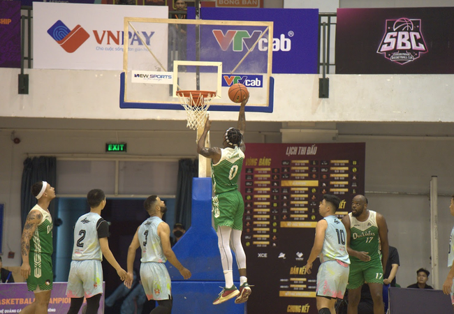 CĐV trái bóng cam "bùng nổ" với Saigon Proam Basketball Cup 2024 - Ảnh 3. CĐV trái bóng cam "bùng nổ" với Saigon Proam Basketball Cup 2024 - Ảnh 3.