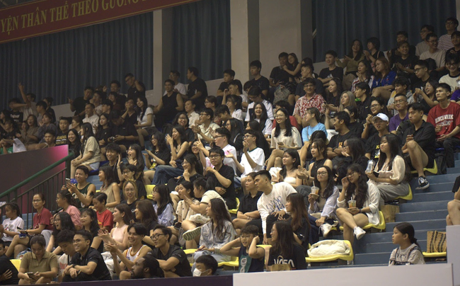 CĐV trái bóng cam "bùng nổ" với Saigon Proam Basketball Cup 2024 - Ảnh 2. CĐV trái bóng cam "bùng nổ" với Saigon Proam Basketball Cup 2024 - Ảnh 2.