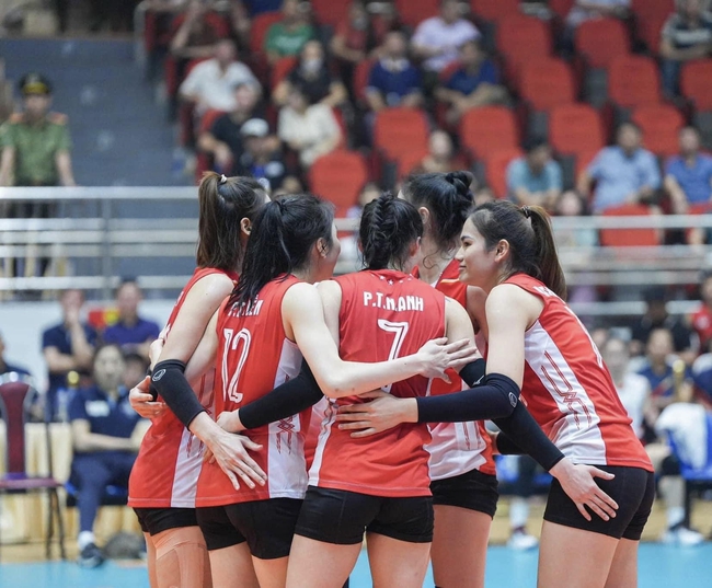 Phạm Thị Hiền (số 12) là nhân tố chủ chốt, góp công lớn vào thành công của BTL Thông Tin