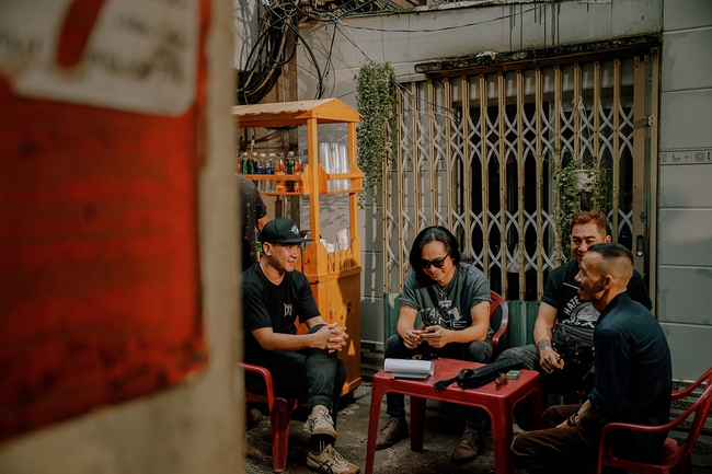 Bức Tường tăng tốc, lần đầu 'Nam tiến' quay MV kết hợp với Phạm Anh Khoa - Ảnh 1. Bức Tường tăng tốc, lần đầu 'Nam tiến' quay MV kết hợp với Phạm Anh Khoa - Ảnh 1.