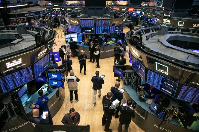 Sau màn "chào sân" của DeepSeek, chỉ số Nasdaq dẫn đầu đà tăng trên Phố Wall - Ảnh 1.