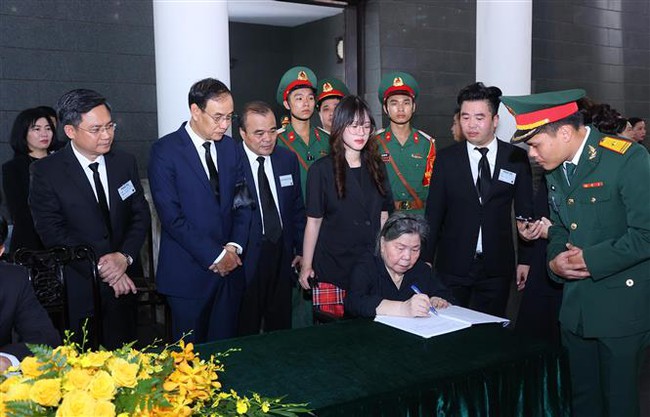 Xúc động những dòng ghi sổ tang của cô giáo Tổng Bí thư Nguyễn Phú Trọng - Ảnh 6. Xúc động những dòng ghi sổ tang của cô giáo Tổng Bí thư Nguyễn Phú Trọng - Ảnh 6.