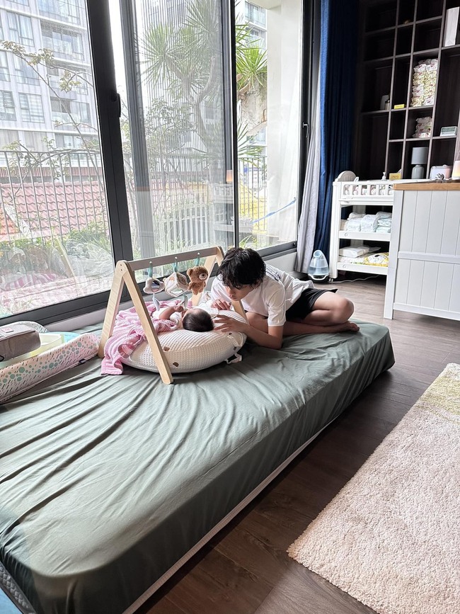 Sao Việt 25/7: Midu 'flex' body nóng bỏng, Quỳnh Thư ngầm khẳng định mình không 'chơi đồ' - Ảnh 4. Sao Việt 25/7: Midu 'flex' body nóng bỏng, Quỳnh Thư ngầm khẳng định mình không 'chơi đồ' - Ảnh 4.