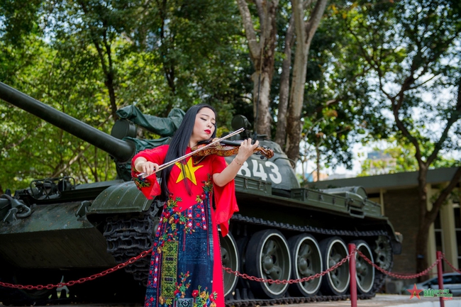 Nhạc Việt ngày nay - Nghê sĩ violin Trịnh Minh Hiền: Góp nét riêng vào 'ngôi nhà' chung - Ảnh 2. Nhạc Việt ngày nay - Nghê sĩ violin Trịnh Minh Hiền: Góp nét riêng vào 'ngôi nhà' chung - Ảnh 2.