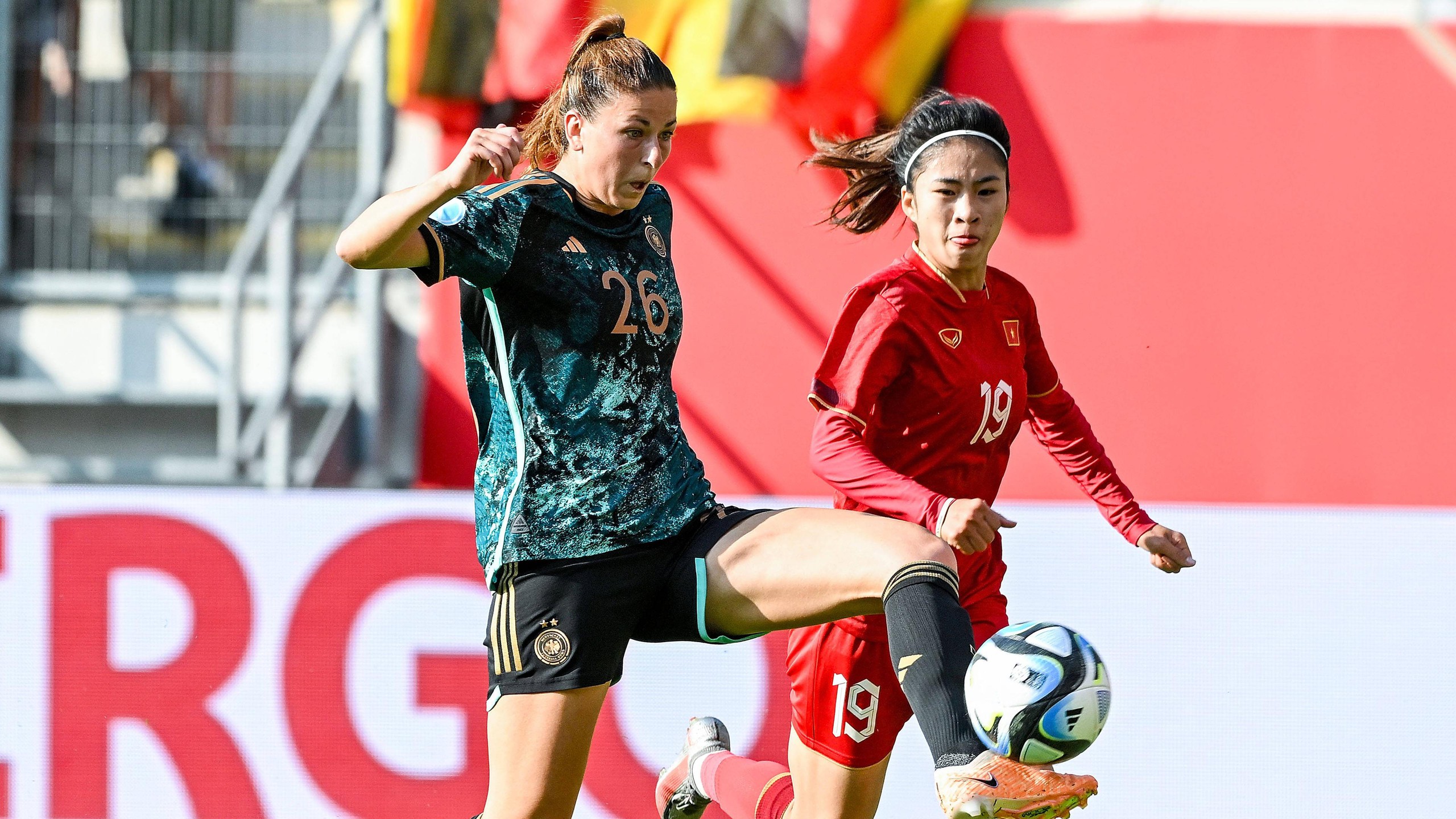deutschland-vietnam-frauen-laenderspiel-1023840x2160-17068024913121841493541