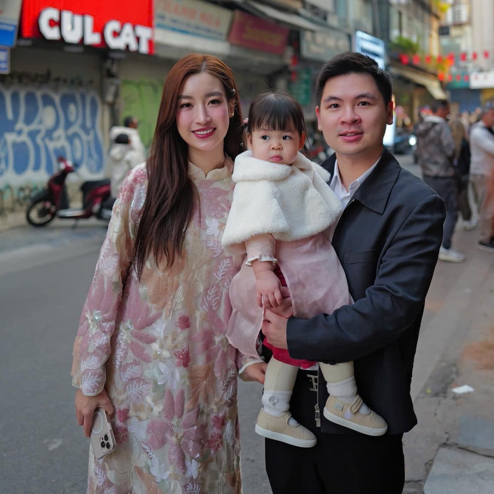 Sơn Tùng M-TP, Hà Hồ, Bình An,... cùng loạt sao Việt khoẻ ảnh áo dài dịp Tết - Ảnh 9. Sơn Tùng M-TP, Hà Hồ, Bình An,... cùng loạt sao Việt khoẻ ảnh áo dài dịp Tết - Ảnh 9.