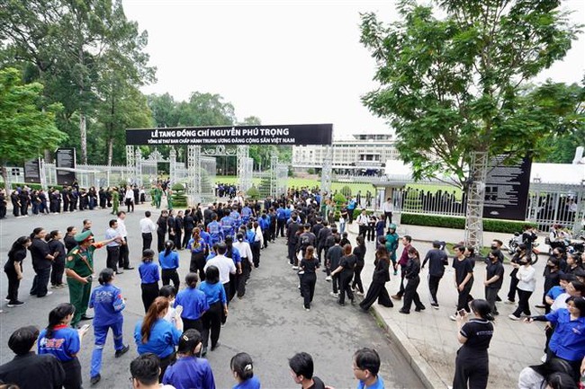 Lễ viếng Tổng Bí thư Nguyễn Phú Trọng sáng ngày 26/7 - Ảnh 4. Lễ viếng Tổng Bí thư Nguyễn Phú Trọng sáng ngày 26/7 - Ảnh 4.