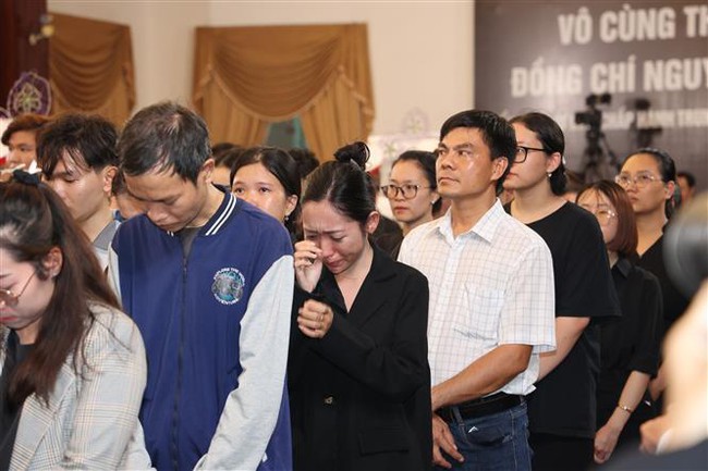 Lễ viếng Tổng Bí thư Nguyễn Phú Trọng sáng ngày 26/7 - Ảnh 10. Lễ viếng Tổng Bí thư Nguyễn Phú Trọng sáng ngày 26/7 - Ảnh 10.