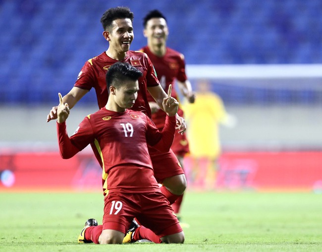 Quang Hải và Văn Thanh lập 'siêu phẩm', ĐT Việt Nam thắng đậm Indonesia ở vòng loại World Cup - Ảnh 3. Quang Hải và Văn Thanh lập 'siêu phẩm', ĐT Việt Nam thắng đậm Indonesia ở vòng loại World Cup - Ảnh 3.