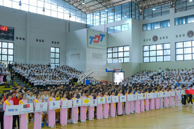 Giải bóng rổ sinh viên toàn quốc xác lập kỷ lục ấn tượng - Ảnh 2. Giải bóng rổ sinh viên toàn quốc xác lập kỷ lục ấn tượng - Ảnh 2.