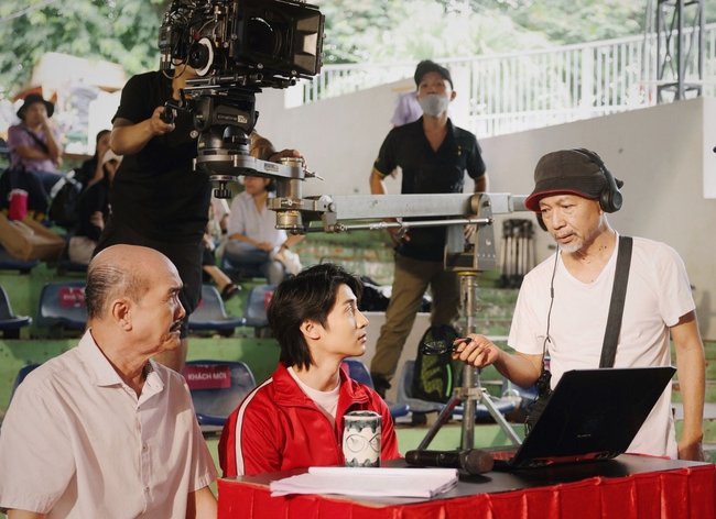 Phim Tết 2025 "Tứ Hải phát tài": Võ Cảnh "bén duyên" Tam Triều Dâng - Ảnh 4. Phim Tết 2025 "Tứ Hải phát tài": Võ Cảnh "bén duyên" Tam Triều Dâng - Ảnh 4.