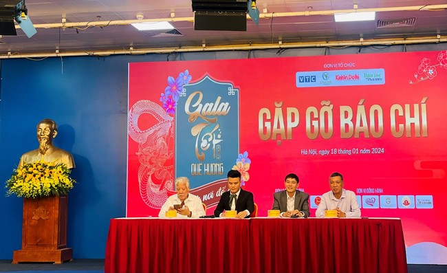 Nghệ sĩ Xuân Hinh không 'tấu hài', tập trung làm ca sĩ trong 'Gala Tết Quê hương 2024' - Ảnh 4. Nghệ sĩ Xuân Hinh không 'tấu hài', tập trung làm ca sĩ trong 'Gala Tết Quê hương 2024' - Ảnh 4.