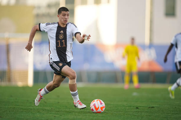 Sao trẻ Việt kiều 40 tỷ gặp ‘biến cố’ trước 60 nghìn CĐV ở châu Âu, 2 CLB từ Anh và Ý sẵn sàng chiêu mộ - Ảnh 2.