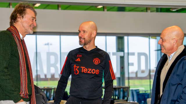 Tin nóng thể thao tối 25/2: Huyền thoại Thái Lan đến Việt Nam thi đấu, Sir Jim Ratcliffe ra quyết định nghiêm khắc tại MU - Ảnh 5. Tin nóng thể thao tối 25/2: Huyền thoại Thái Lan đến Việt Nam thi đấu, Sir Jim Ratcliffe ra quyết định nghiêm khắc tại MU - Ảnh 5.