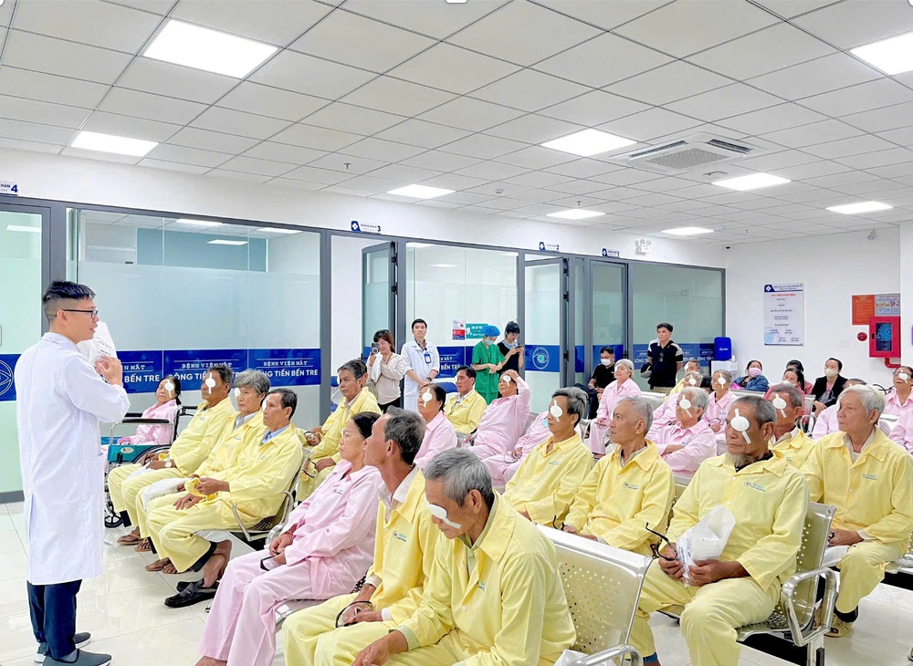 Bệnh viện Mắt Sông Tiền Bến Tre - hành trình ý nghĩa với 2000 ca Phaco thành công - Ảnh 1. Bệnh viện Mắt Sông Tiền Bến Tre - hành trình ý nghĩa với 2000 ca Phaco thành công - Ảnh 1.