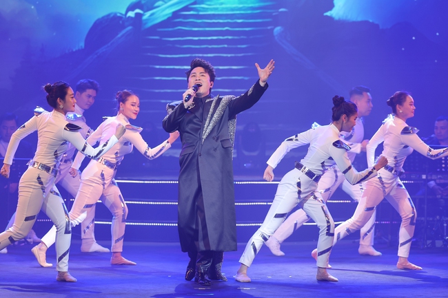 TRỰC TIẾP Lễ trao Giải Cống hiến lần 18 năm 2024 tại Nhà hát Lớn Hà Nội - Ảnh 2. TRỰC TIẾP Lễ trao Giải Cống hiến lần 18 năm 2024 tại Nhà hát Lớn Hà Nội - Ảnh 2.