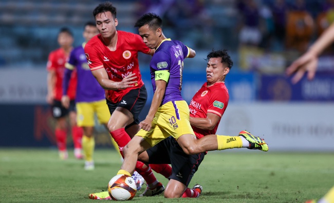 Đá bù vòng 4 V-League 2024/25: Niềm vui của Văn Quyết hay Quang Hải, Xuân Son? - Ảnh 1. Đá bù vòng 4 V-League 2024/25: Niềm vui của Văn Quyết hay Quang Hải, Xuân Son? - Ảnh 1.