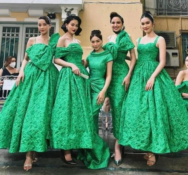 Hòa Minzy khoe 'cùng chiều cao' với Chế Nguyễn Quỳnh Châu và cái kết khi bị 'bóc trần' - Ảnh 6.