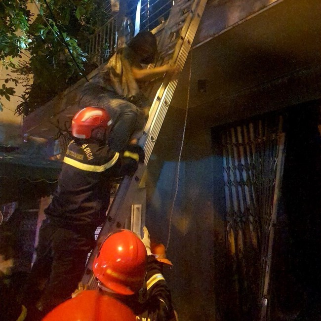 Đà Nẵng: Hỏa hoạn tại nhà dân, ba người thương vong - Ảnh 1. Đà Nẵng: Hỏa hoạn tại nhà dân, ba người thương vong - Ảnh 1.