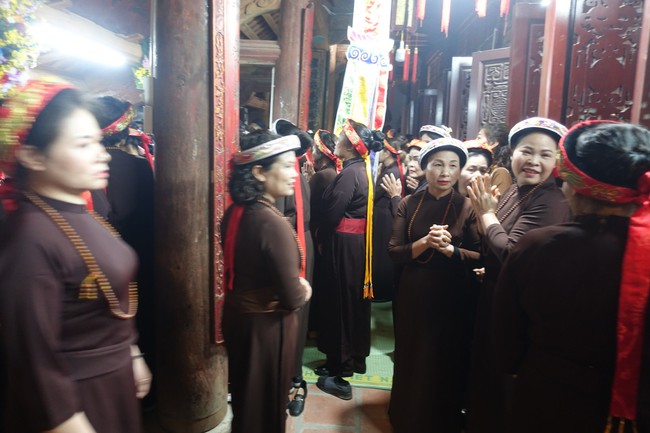 Tản văn Cuối tuần: Thấm thía hội làng - Ảnh 2. Tản văn Cuối tuần: Thấm thía hội làng - Ảnh 2.