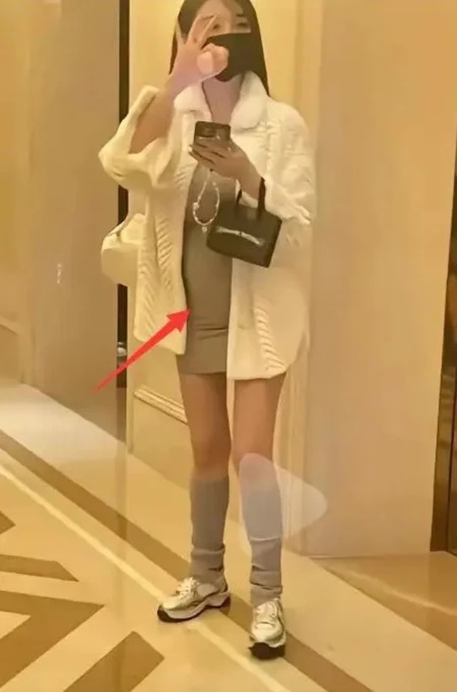 Huỳnh Hiểu Minh bị tố giả vờ chia tay bạn gái mang thai để lùa dối công chúng - Ảnh 2. Huỳnh Hiểu Minh bị tố giả vờ chia tay bạn gái mang thai để lùa dối công chúng - Ảnh 2.