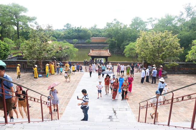 Làm phong phú sản phẩm văn hóa, du lịch, thu hút khách đến cố đô Huế - Ảnh 1. Làm phong phú sản phẩm văn hóa, du lịch, thu hút khách đến cố đô Huế - Ảnh 1.