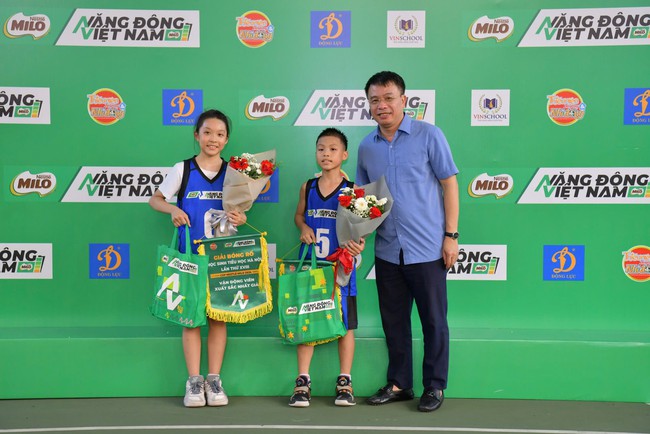 Kết thúc giải bóng rổ học sinh Tiểu học Hà Nội 2024 - Ảnh 2. Kết thúc giải bóng rổ học sinh Tiểu học Hà Nội 2024 - Ảnh 2.