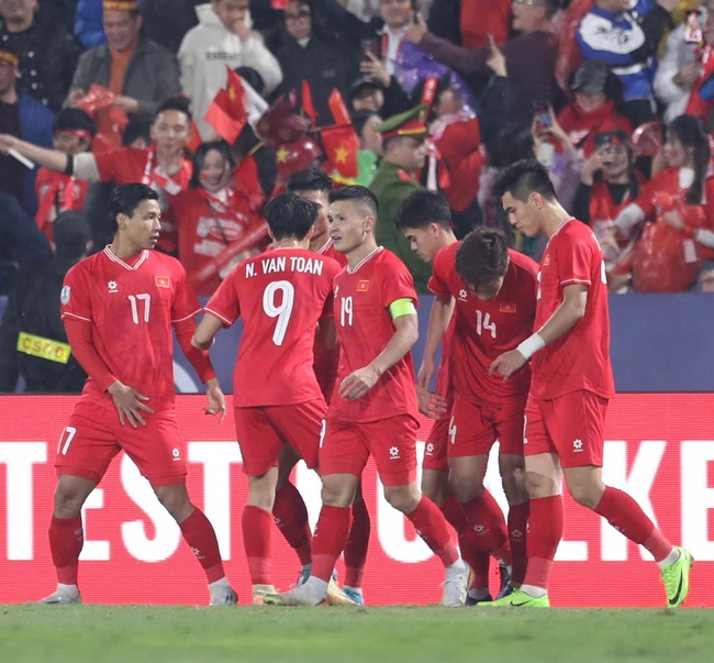 Đội tuyển Việt Nam sẽ có lợi thế gì nếu giành ngôi nhất bảng B AFF Cup 2024? - Ảnh 1. Đội tuyển Việt Nam sẽ có lợi thế gì nếu giành ngôi nhất bảng B AFF Cup 2024? - Ảnh 1.