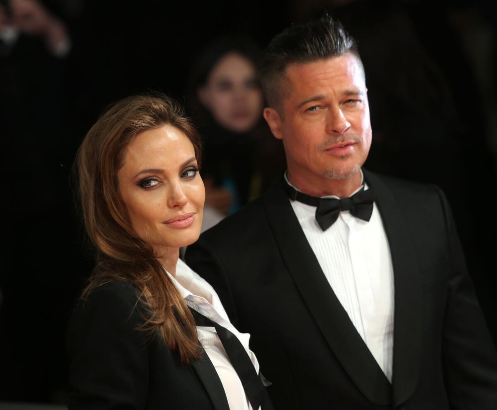Angelina Jolie mong Brad Pitt 'ngừng công kích' sau cuộc chiến ly hôn kéo dài - Ảnh 4. Angelina Jolie mong Brad Pitt 'ngừng công kích' sau cuộc chiến ly hôn kéo dài - Ảnh 4.
